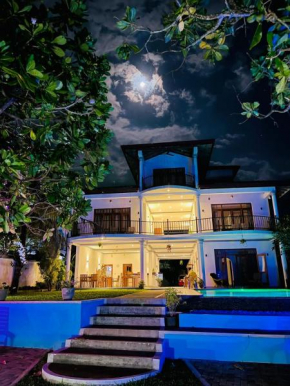 Villa Riverside